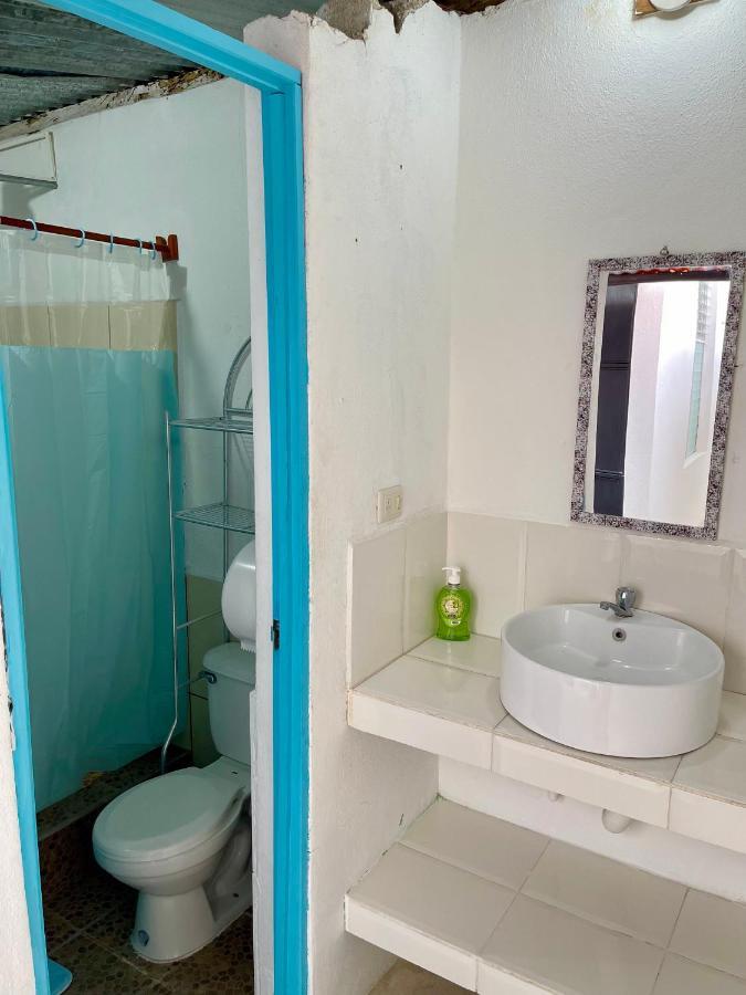 Hostal Inn 2 Flores Ngoại thất bức ảnh