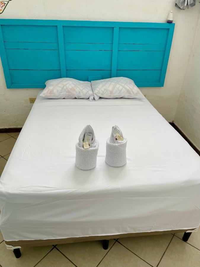 Hostal Inn 2 Flores Ngoại thất bức ảnh