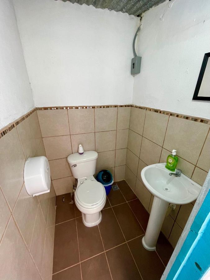 Hostal Inn 2 Flores Ngoại thất bức ảnh