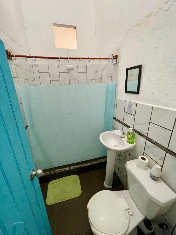 Hostal Inn 2 Flores Ngoại thất bức ảnh