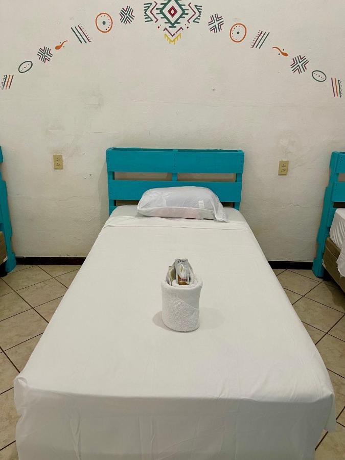 Hostal Inn 2 Flores Ngoại thất bức ảnh