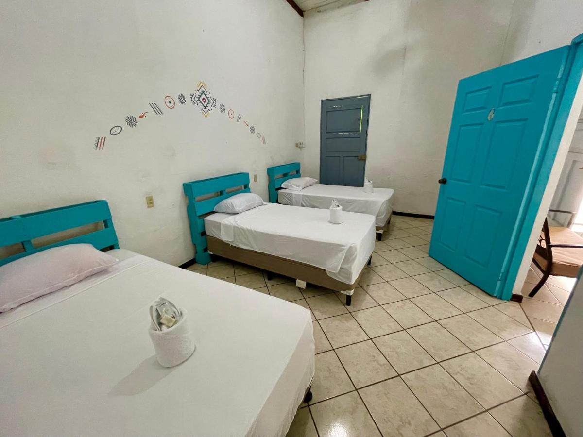 Hostal Inn 2 Flores Ngoại thất bức ảnh