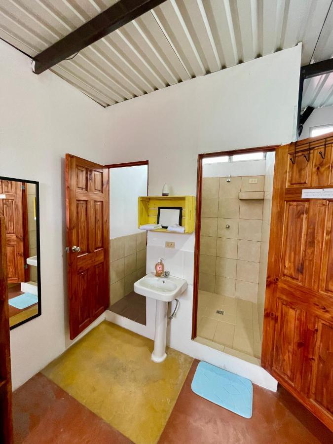 Hostal Inn 2 Flores Ngoại thất bức ảnh